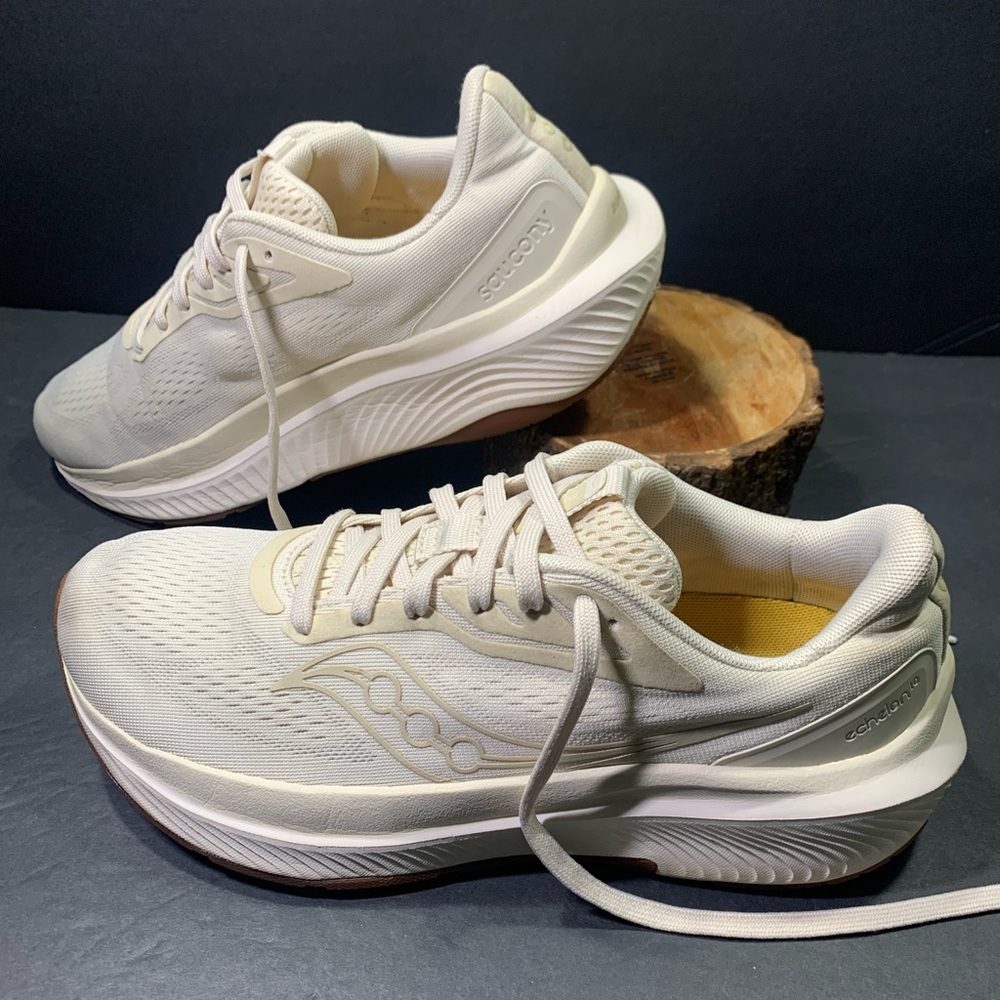 SAUCONY Echelon 10 Women’s Beige Cream Running Walking Sneakers Shoe Size-9